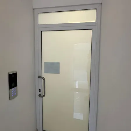 アパート Varka - Modern Family Friendly And Accessible For