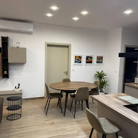 アパート Varka - Modern Family Friendly And Accessible For *