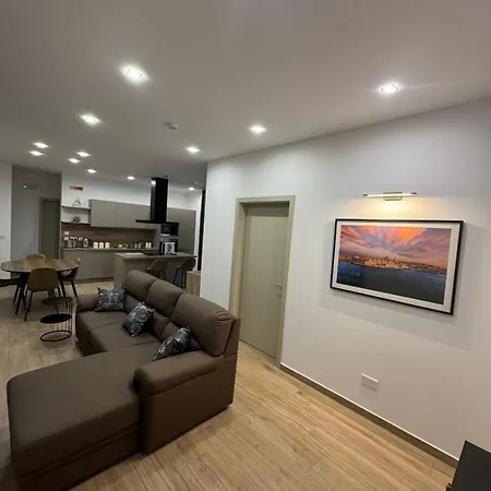 Varka - Modern Family Friendly And Accessible For Lägenhet *