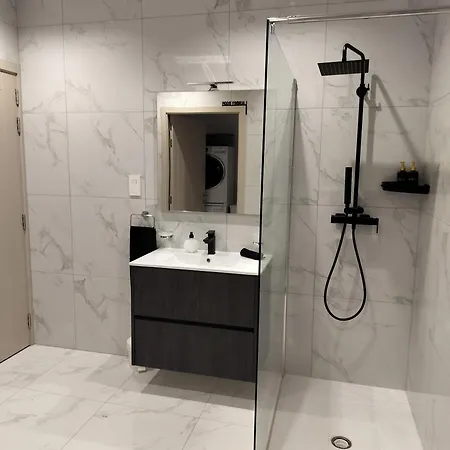 Varka - Modern Family Friendly And Accessible For マルサシュロック