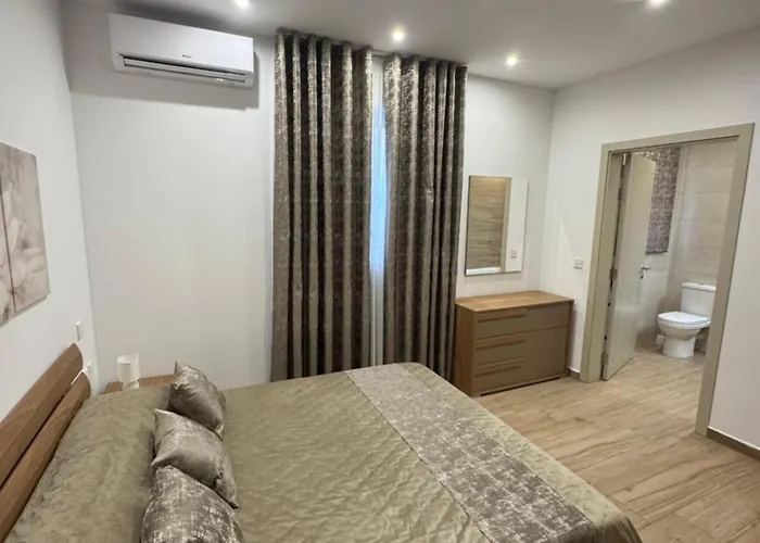 Apartment Varka - Modern Family Friendly And Accessible For Marsaxlokk